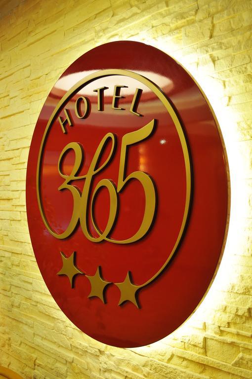 Hotel 365 Kielce Buitenkant foto