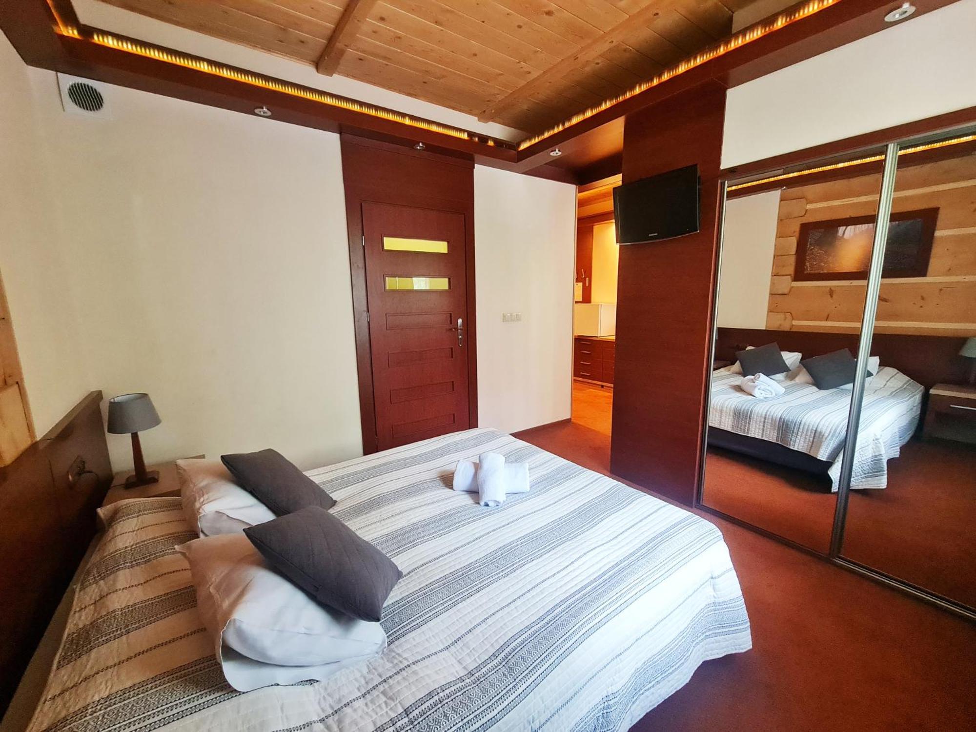 Hotel 365 Kielce Buitenkant foto
