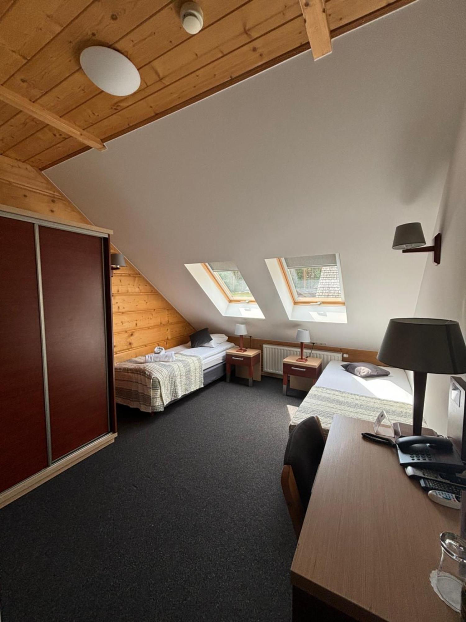 Hotel 365 Kielce Buitenkant foto