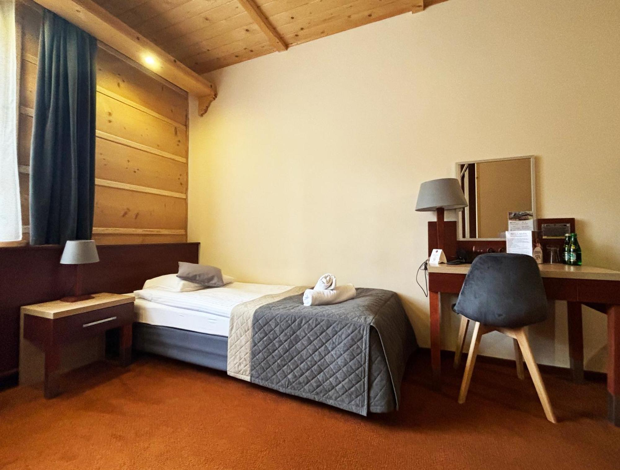 Hotel 365 Kielce Buitenkant foto