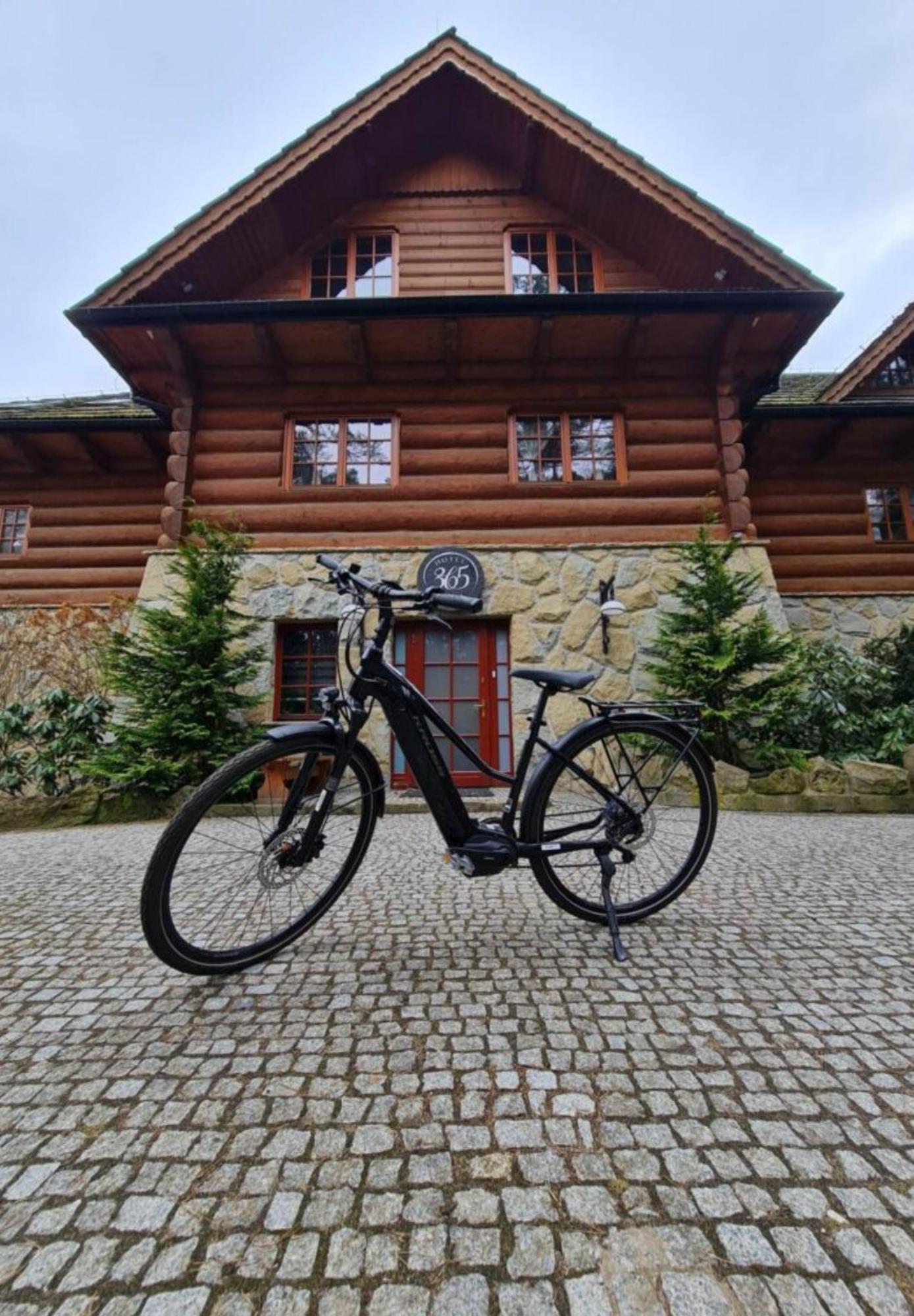 Hotel 365 Kielce Buitenkant foto